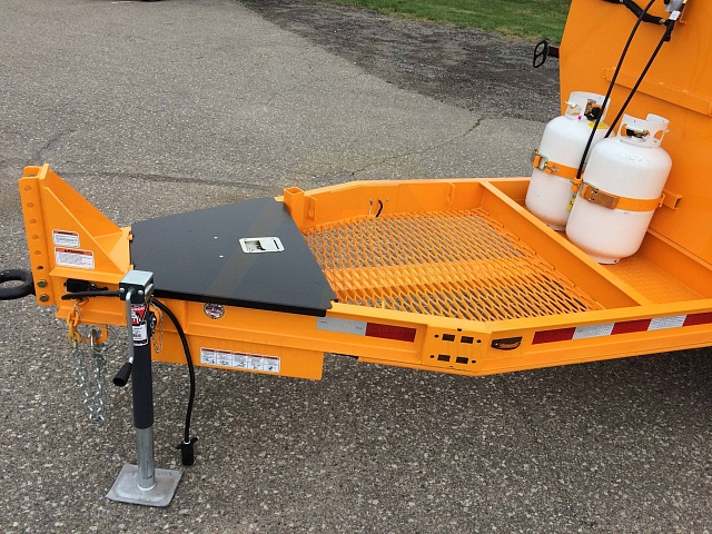 Термос-бункер рециклер на прицепе КМ 4000ТН для горячего асфальта